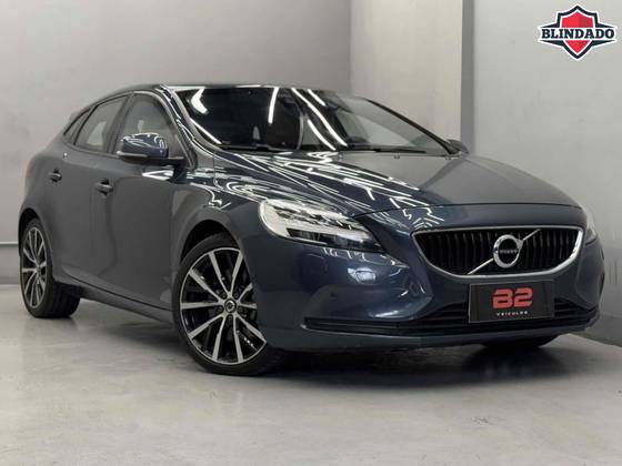 VOLVO V40 2.0 T4 MOMENTUM GASOLINA 4P AUTOMÁTICO